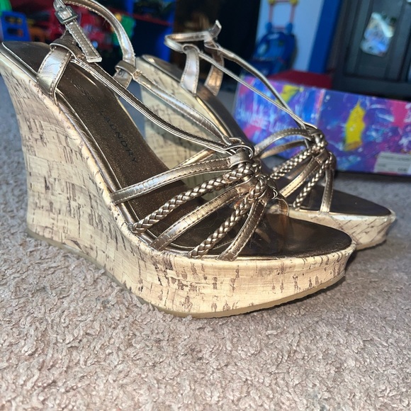 Chinese laundry wedges 6 1/2 - Picture 2 of 5